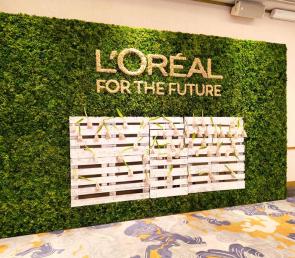 Backdrop moss wall for L'Oreal (ref. Dubai, Marina)